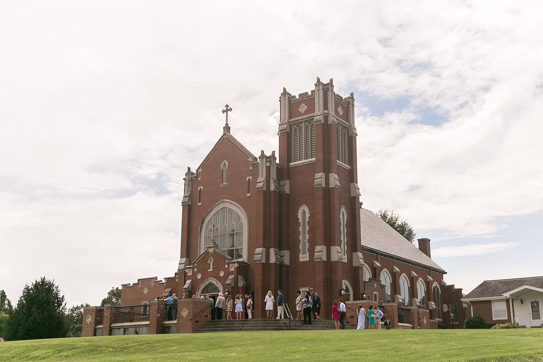 A St. John's Catholic Church Summer Wedding in Paducah, Kentucky by Rachael Houser Photography